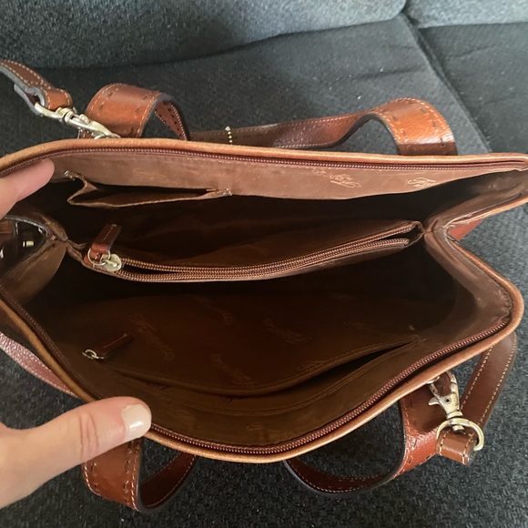 Fossil Tote with matching wallet - Picture 9 of 16